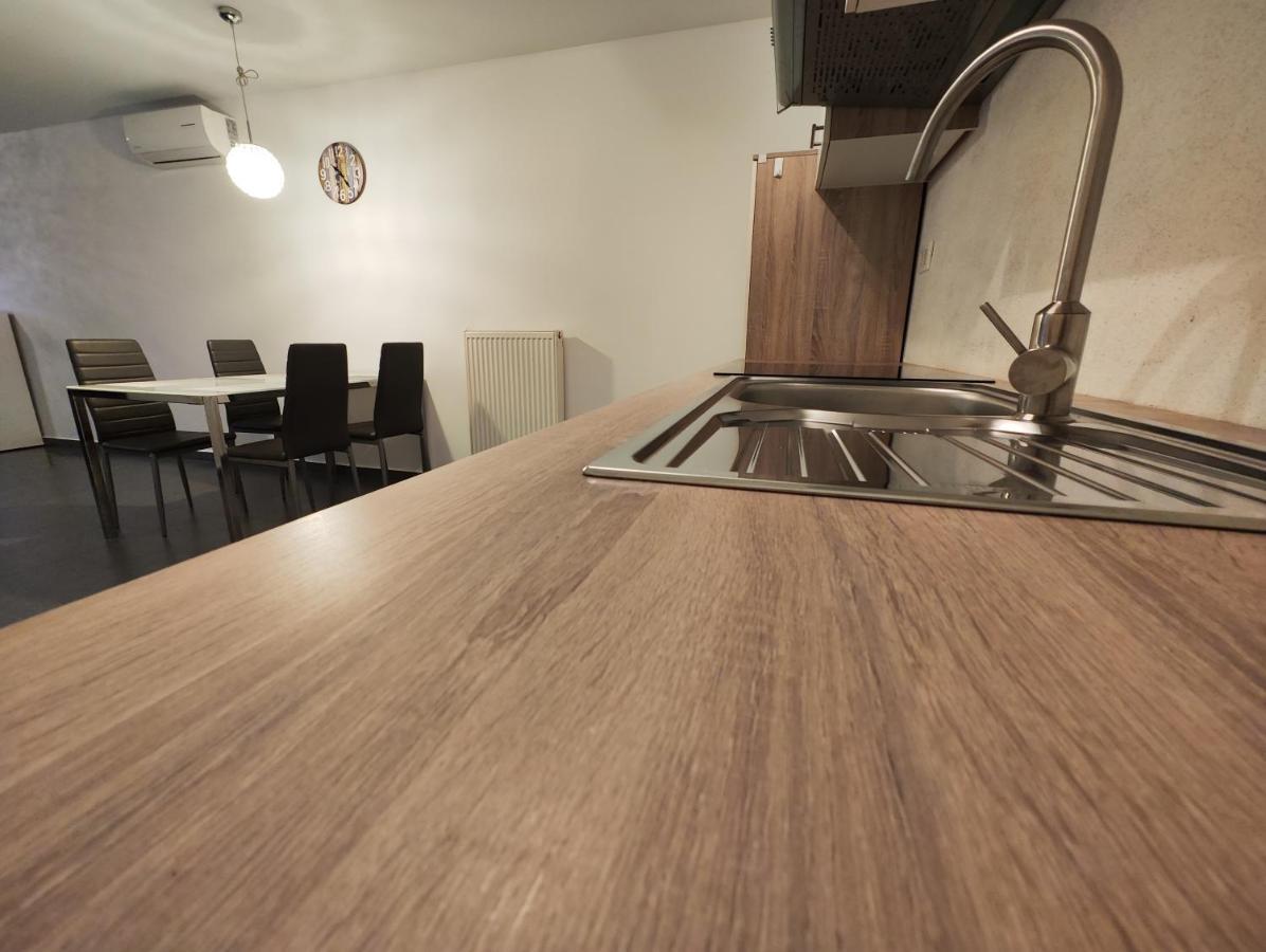 Goriska Apartments Ajdovščina Extérieur photo