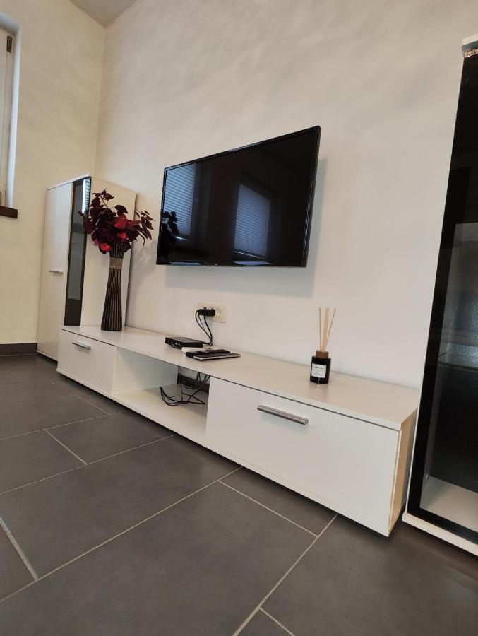 Goriska Apartments Ajdovščina Extérieur photo